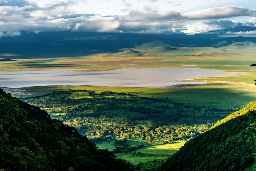 4-day-tanzania-safari-ngorongoro-serengeti1