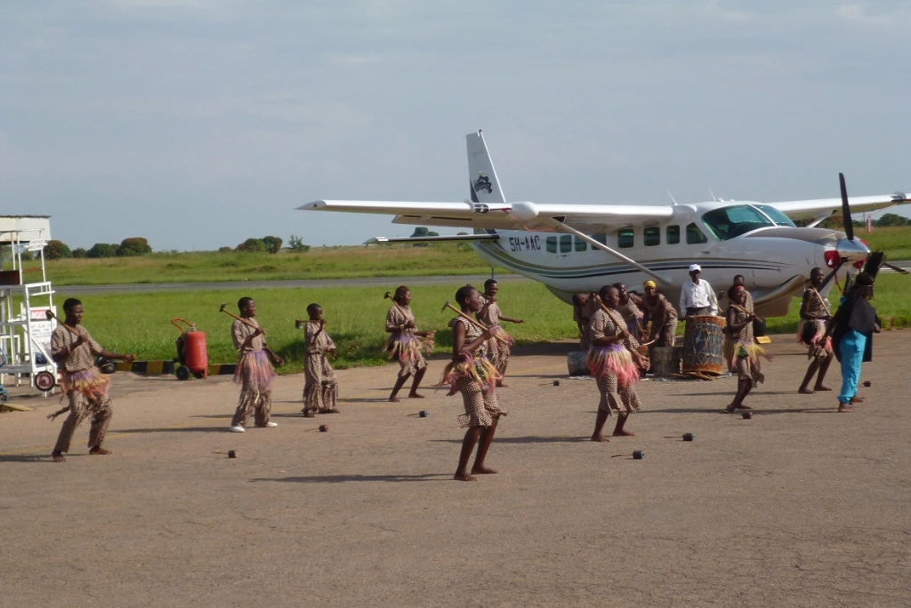 5-days-gombe-national-park-flying-safari (2)